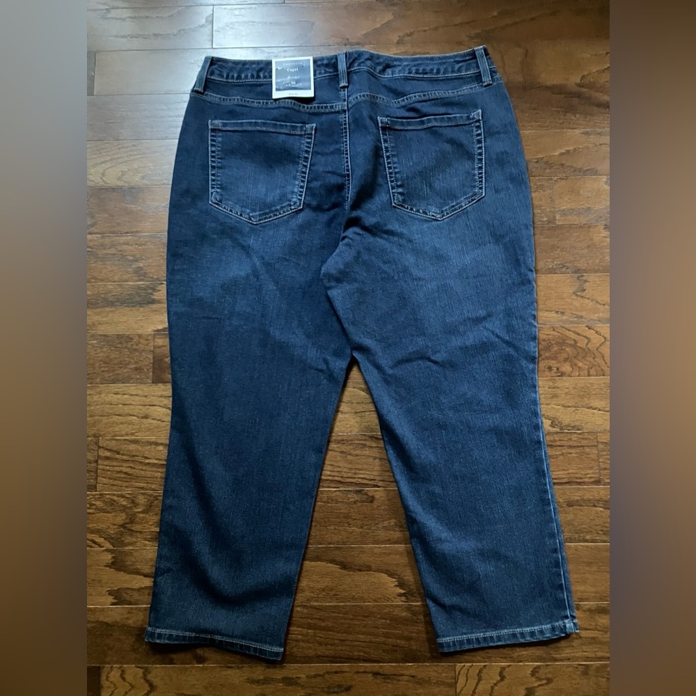 Jeans - Picture 2 of 9